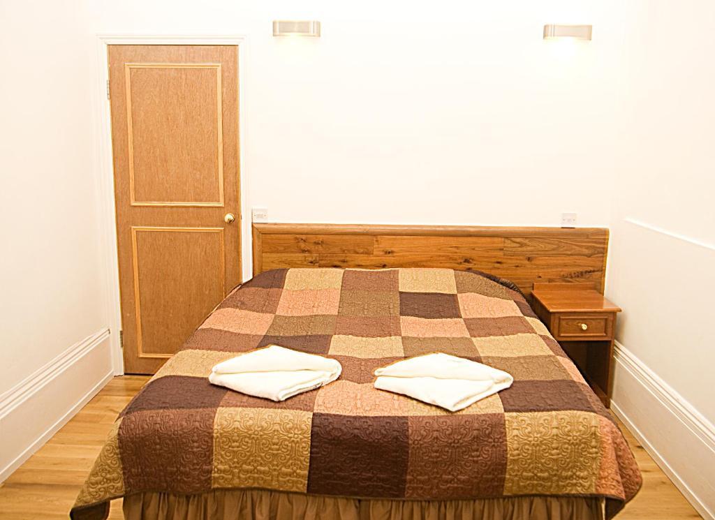 Cecil House Hotel 2*