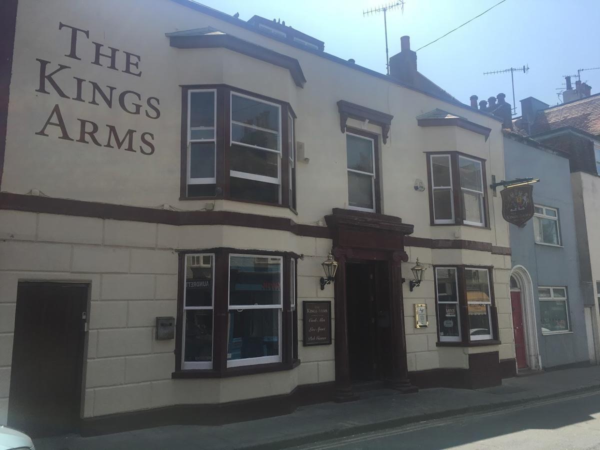 Hostel Kings Arm's