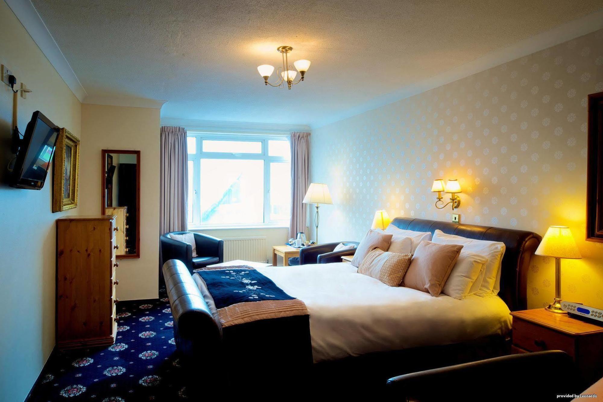 Western Princes Marine Hotel 3*
