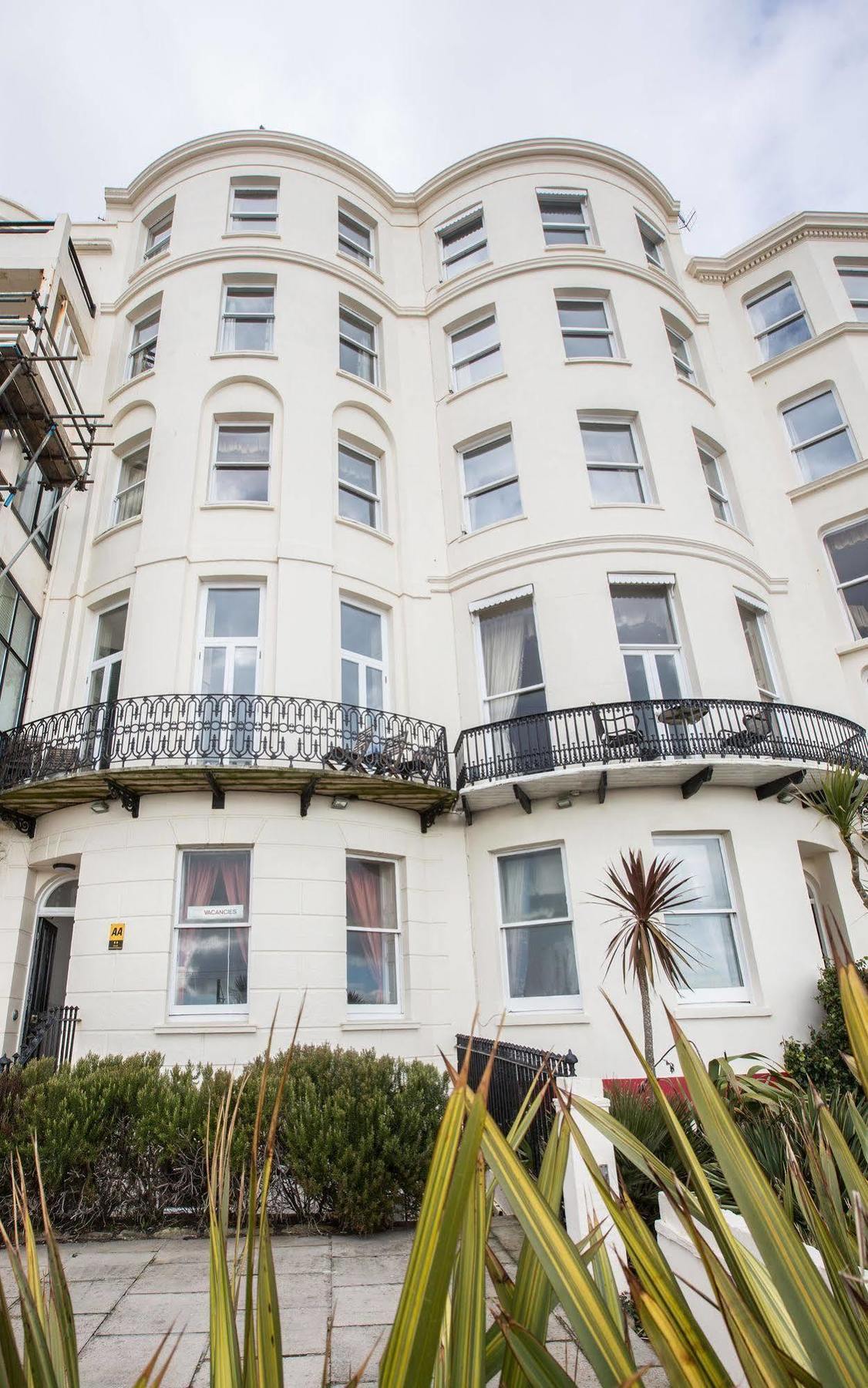 Hotel Cecil House 2*