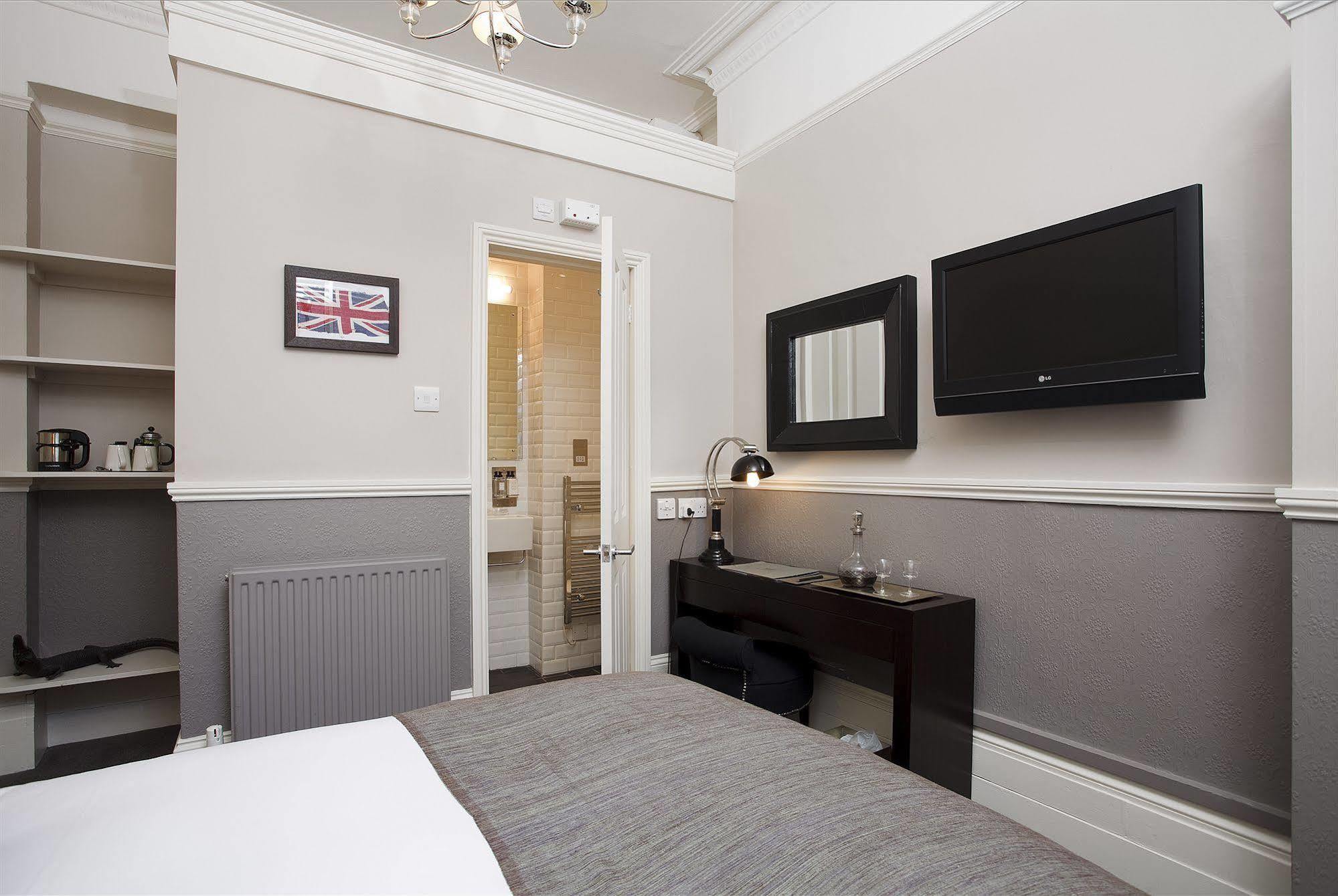 Guest house Townhouse 4*