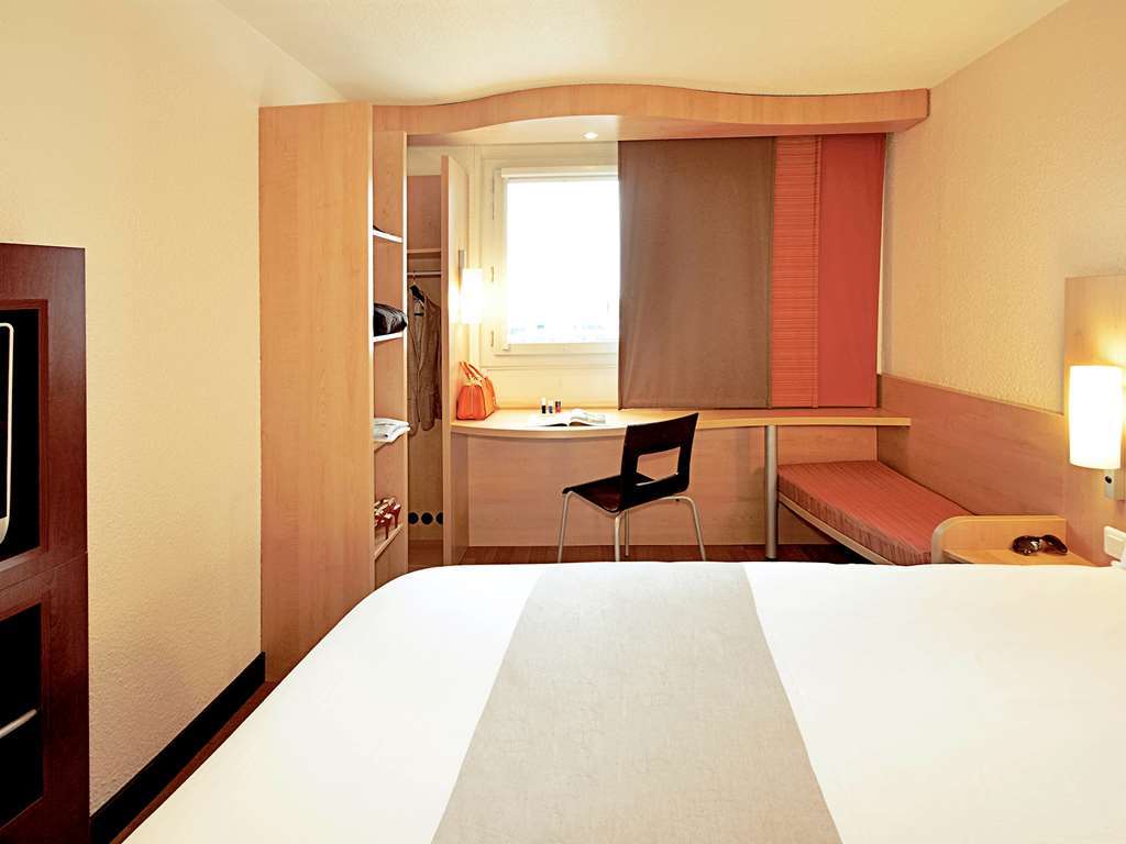 Hotel Ibis Centre - Station 3*