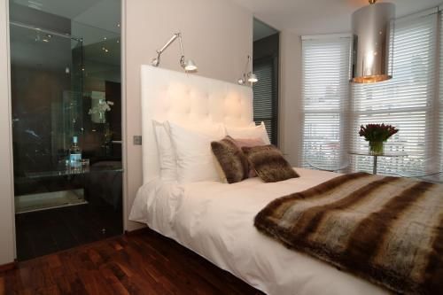 Square Townhouse Hotel