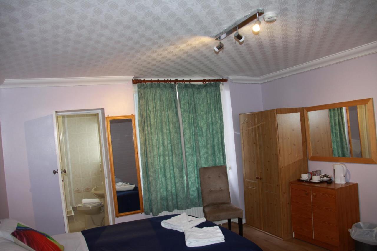 Ambassador Hotel 3*