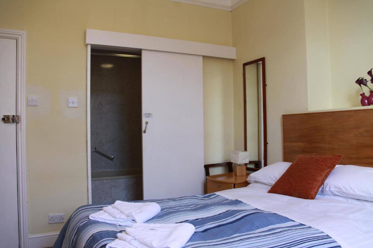 Ambassador Hotel 3*