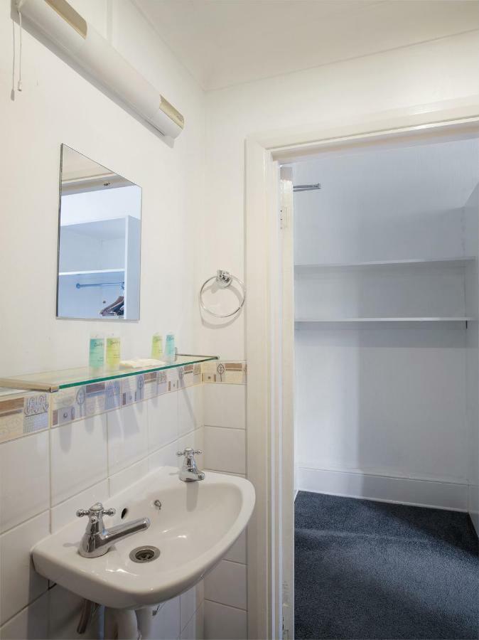 Bed & Breakfast Oyo Avalon Lifestyle 3*