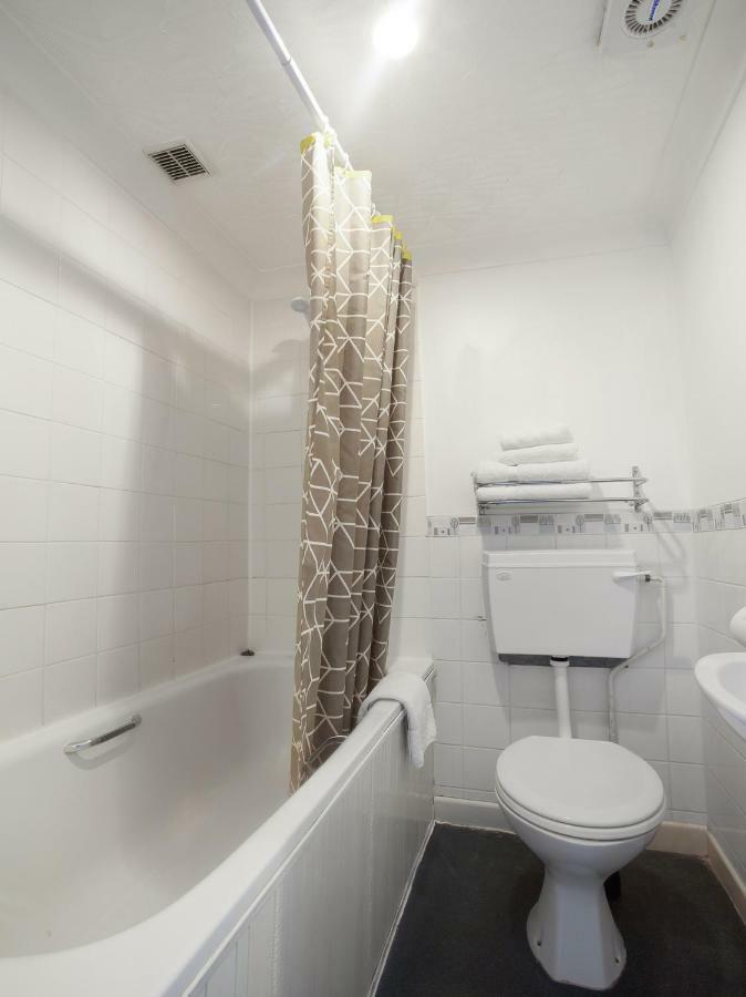 Oyo Avalon Lifestyle 3*