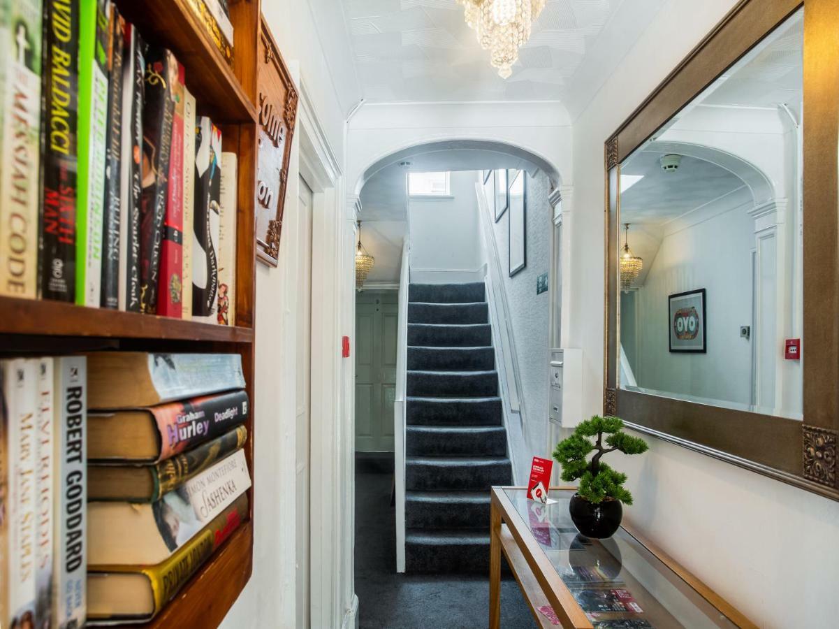 Oyo Avalon Lifestyle Bed & Breakfast