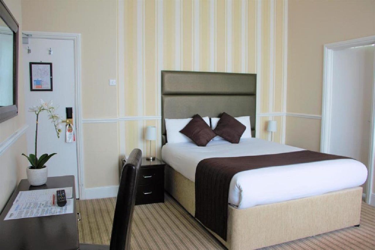 Hotel The 3*