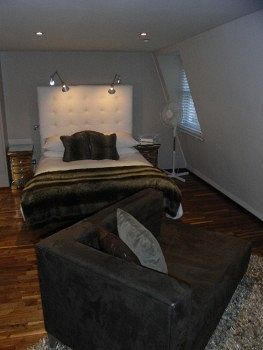 Square Townhouse 4*