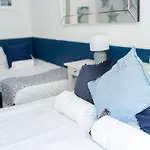 Ocean Breeze Rooms