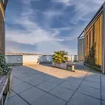 Brandnew - Executive Work And Travel Apartment Stroudley - 2 Min To Station