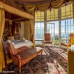 Pass The Keys The Fabulous King George Suite