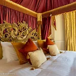 Pass The Keys The Fabulous King George Suite