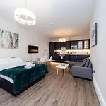 Flash Sale Brighton City Centre Studio Bn145Wes05