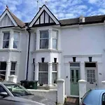 2 Bedroom House In Hove
