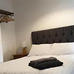 Comfort Stay Sussex 5-Bed