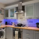Sunny Queens Park Home - Garden & Private Parking