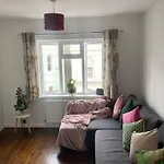Brighton New Apartment Free Parking Sleeps 6