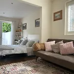 Sanctuary By The Sea With Large Room Including Lounge, Bathroom, Direct Garden Access & Free Parking