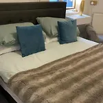 2 Large One Bed , Prime Location And Quiet