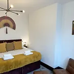 Nombre18 In The Lanes - Two Apartments In One - Large 5 Bed 4 Bath - Sleeps 12