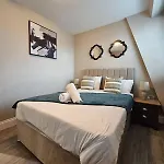 Hazelnut Seafront One Bedroom Bn1Gre36
