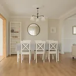 Beautiful Bright Three Bedroom House In Brighton And Hove With Free Parking