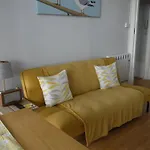 Seaside Balcony Apartment - Reduced Rates - Scaffolding