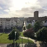 Richmond Place Balcony Apartment