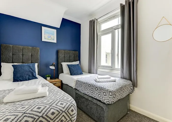2 Bedroom Apartment - Queens Square Flat 1 Brighton