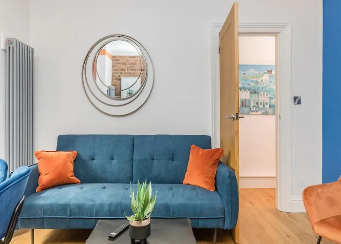 Stylish 2-Bedroom Flat With Patio And Garden