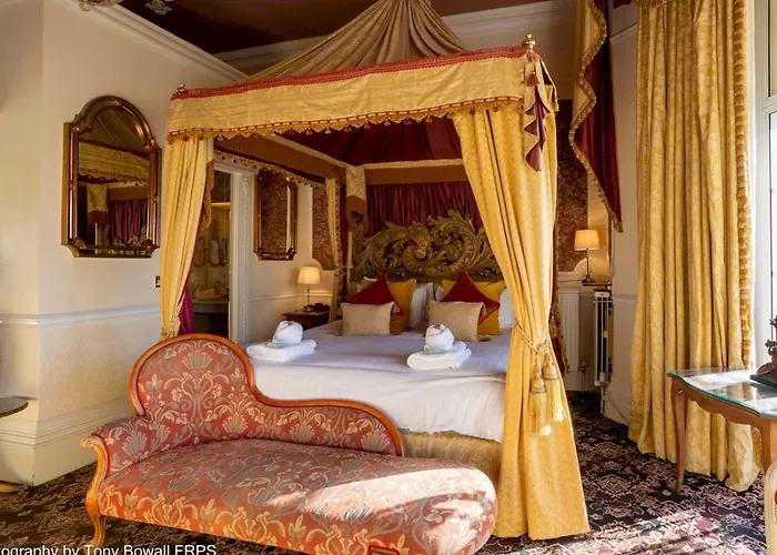 Pass The Keys The Fabulous King George Suite