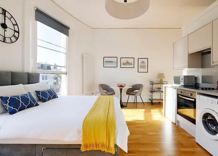 Light And Spacious Brunswick By The Sea