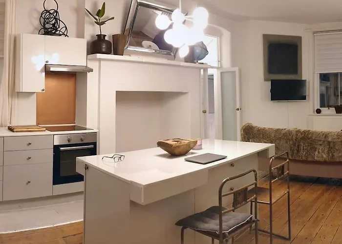 2 Large One Bed , Prime Location And Quiet