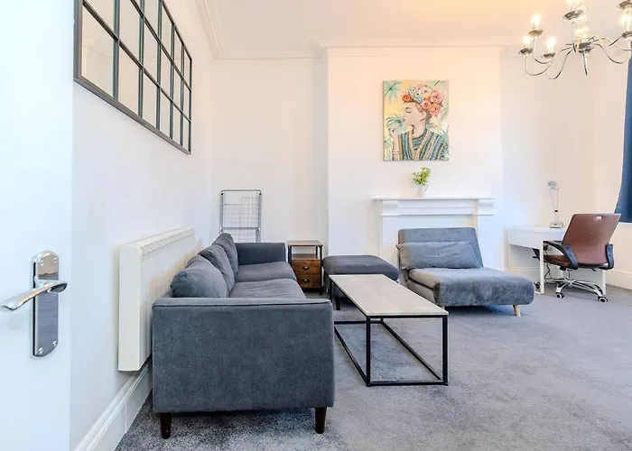 Modern Flat Near Brighton Centre