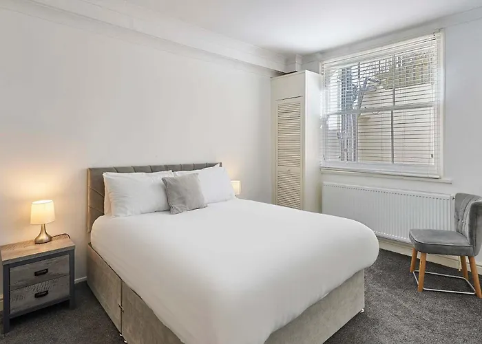 Host & Stay - Cambridge Road