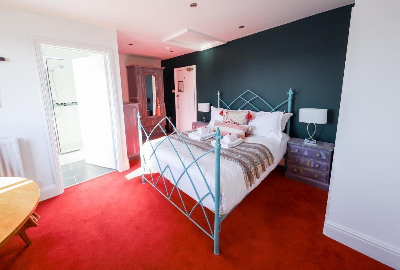 Innit Cavalaire Guest house 4*