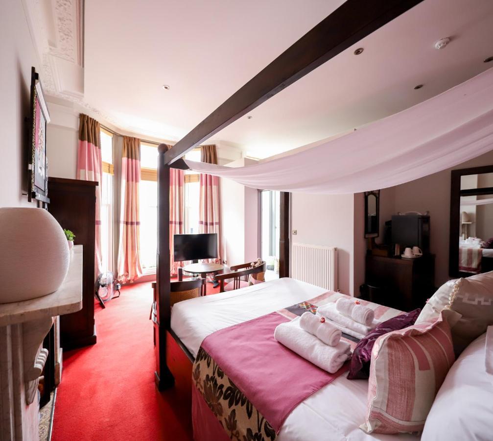 Innit Cavalaire Guest house Brighton