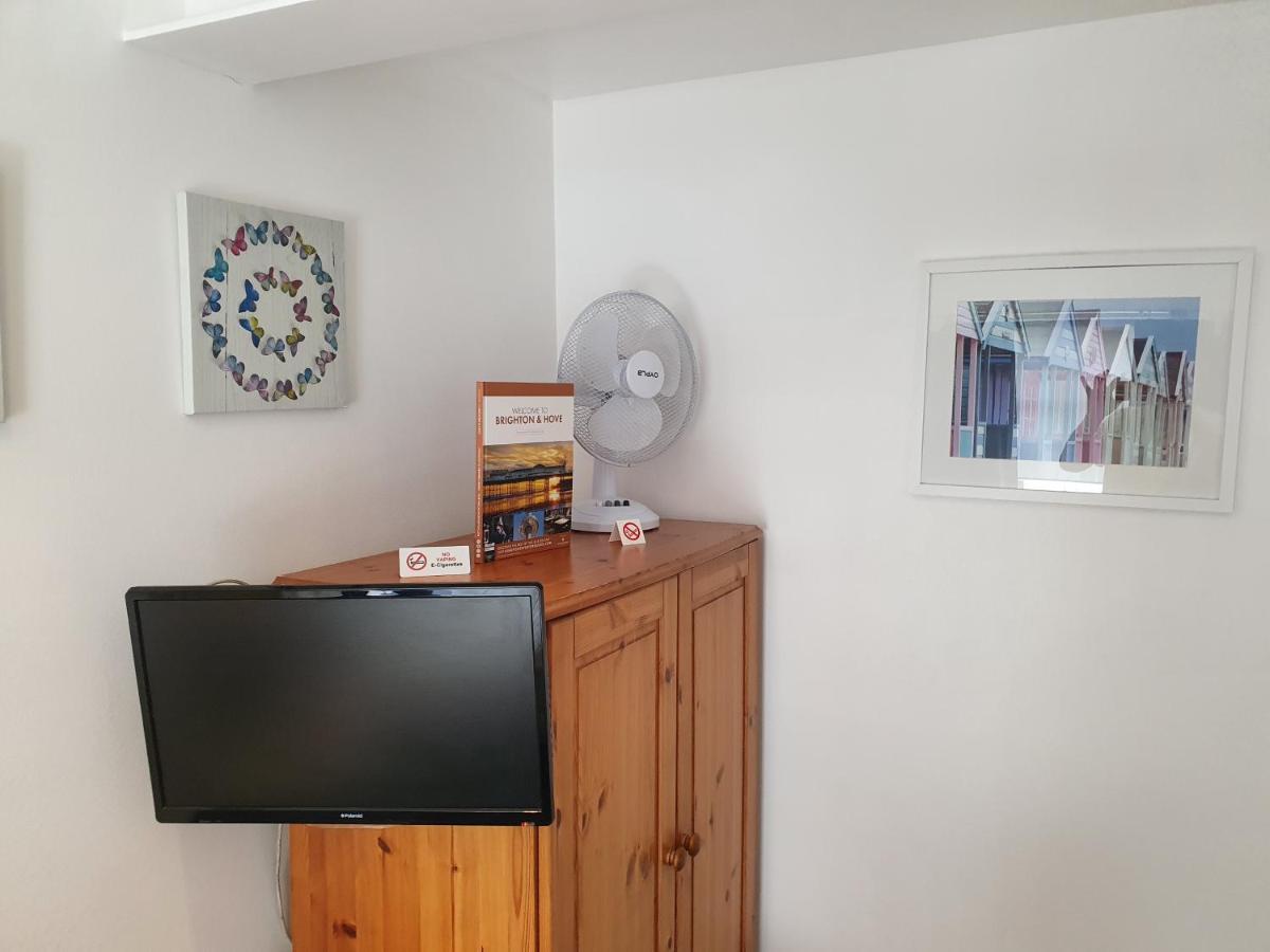 Waynes Place 3*