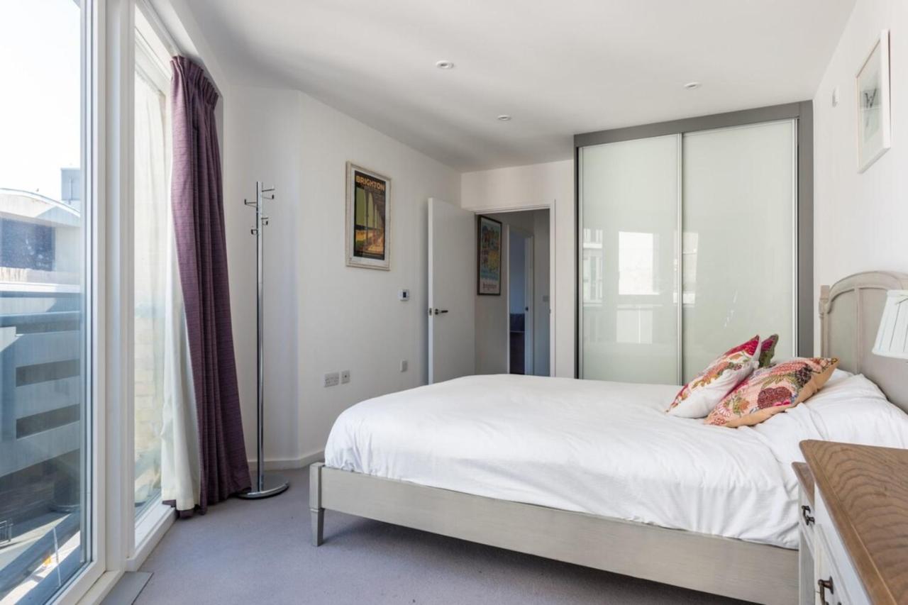 Apartment Sleek Modern Flat In The Centre Of The Town Brighton