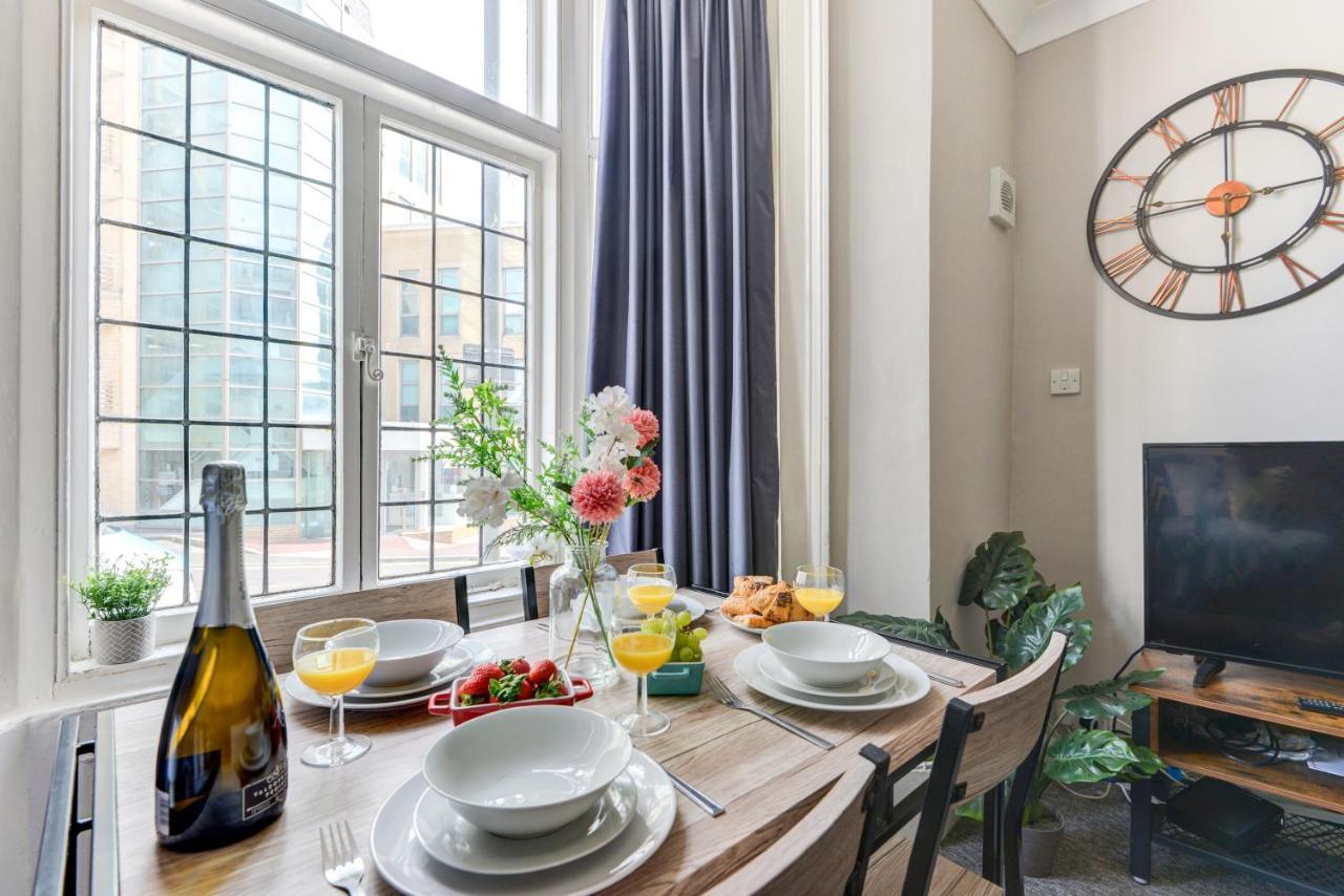 2 Bedroom - Queens Square Flat 1 * Brighton