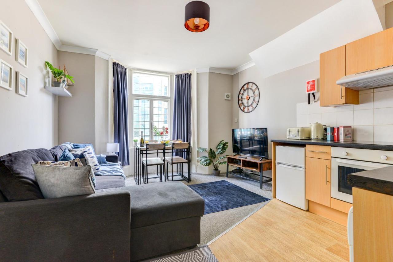 2 Bedroom - Queens Square Flat 1 Brighton