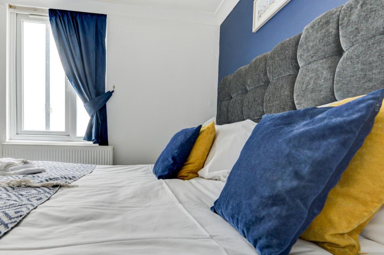 2 Bedroom - Queens Square Flat 1