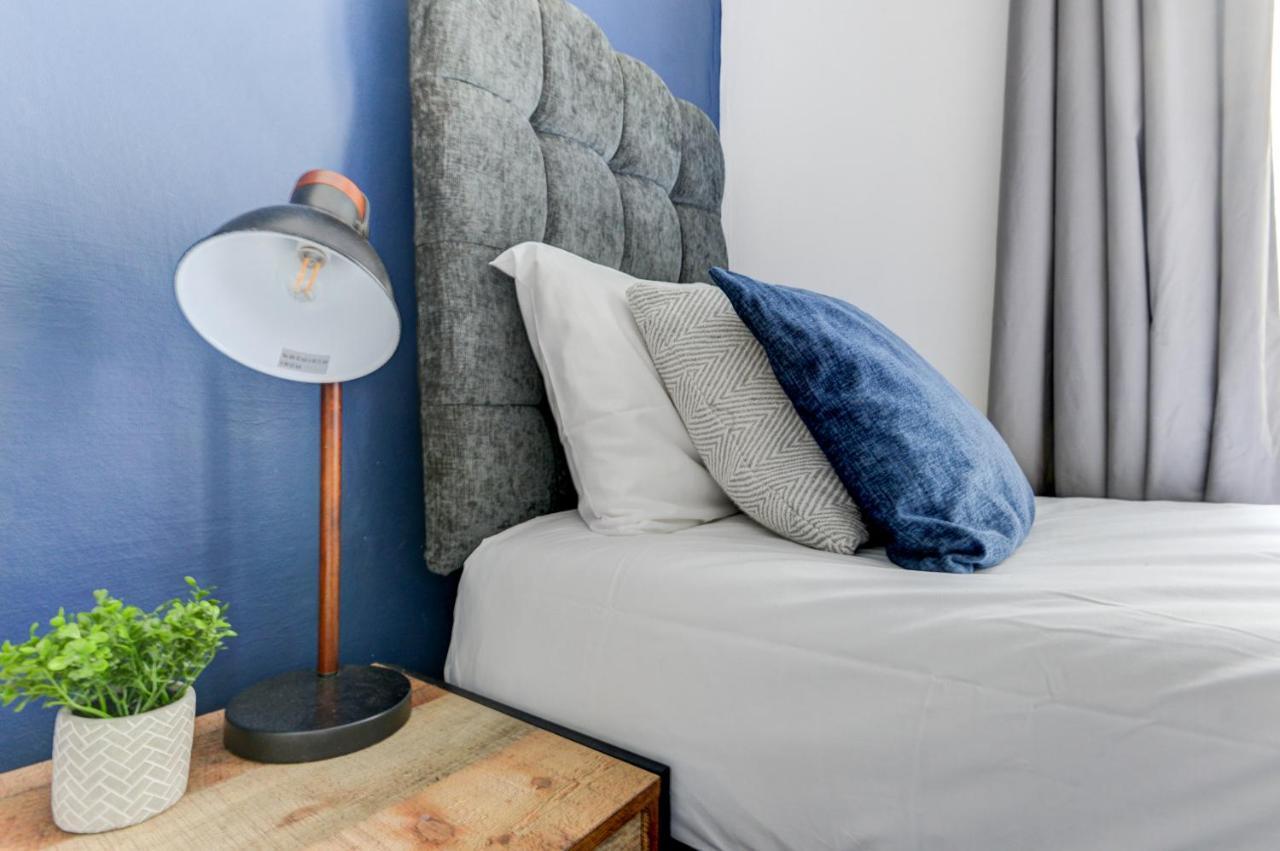 2 Bedroom - Queens Square Flat 1