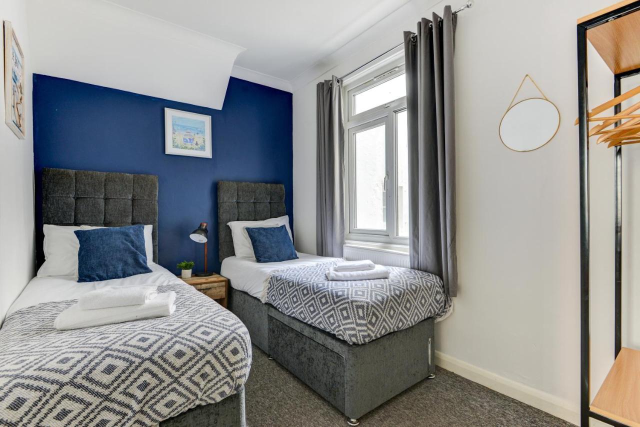 2 Bedroom - Queens Square Flat 1 * Brighton
