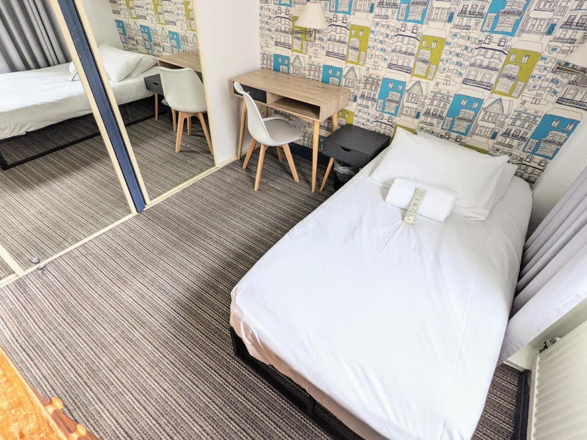 Ocean Breeze Hotel *