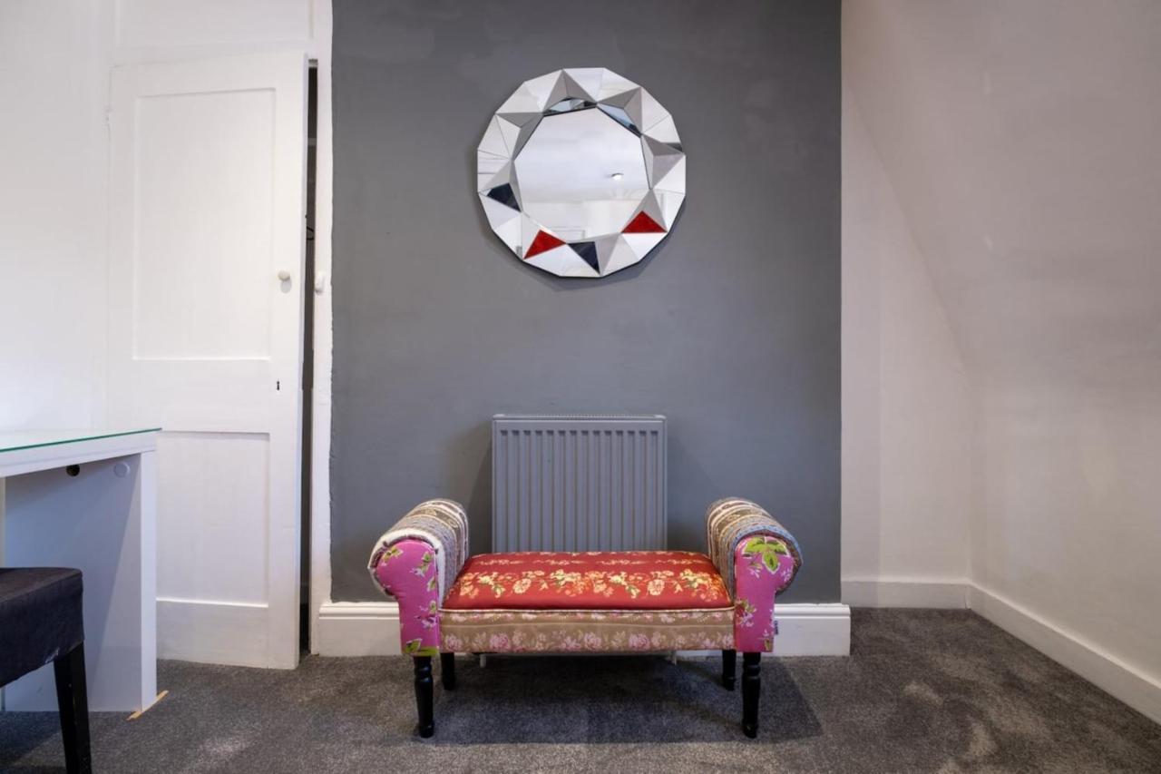 Large Townhouse Close To Pier Brighton