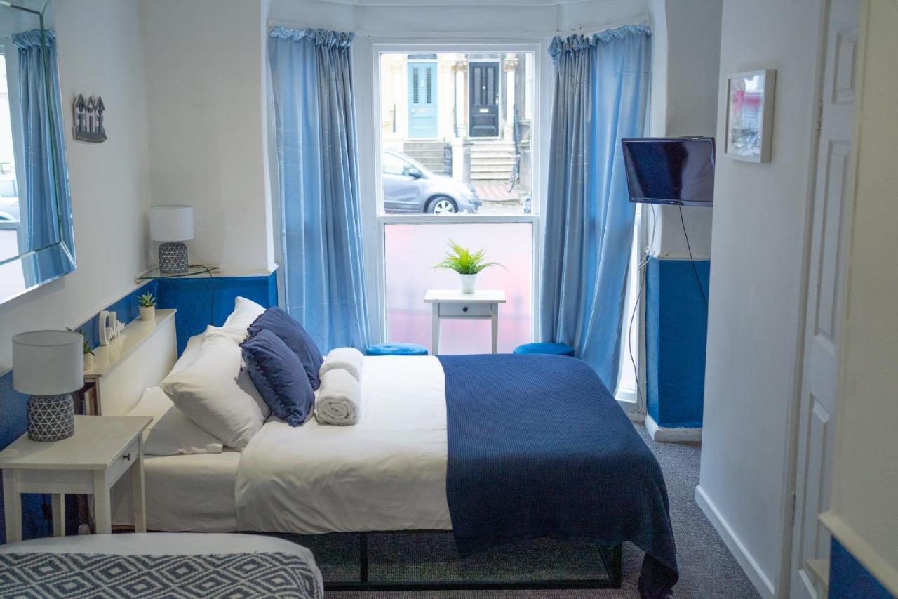 Ocean Breeze Hotel Brighton