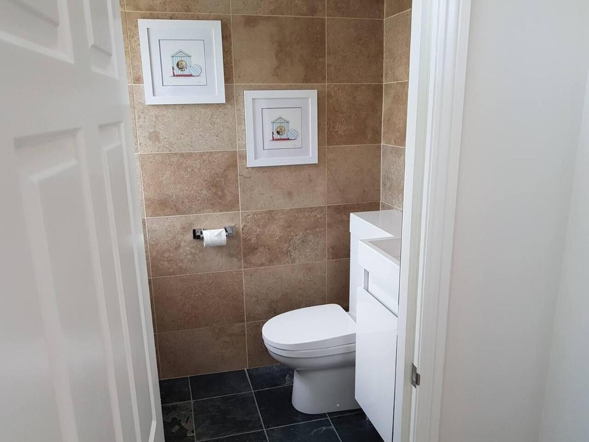 Direct Sea Views Seafront Location & Free Parking Brighton